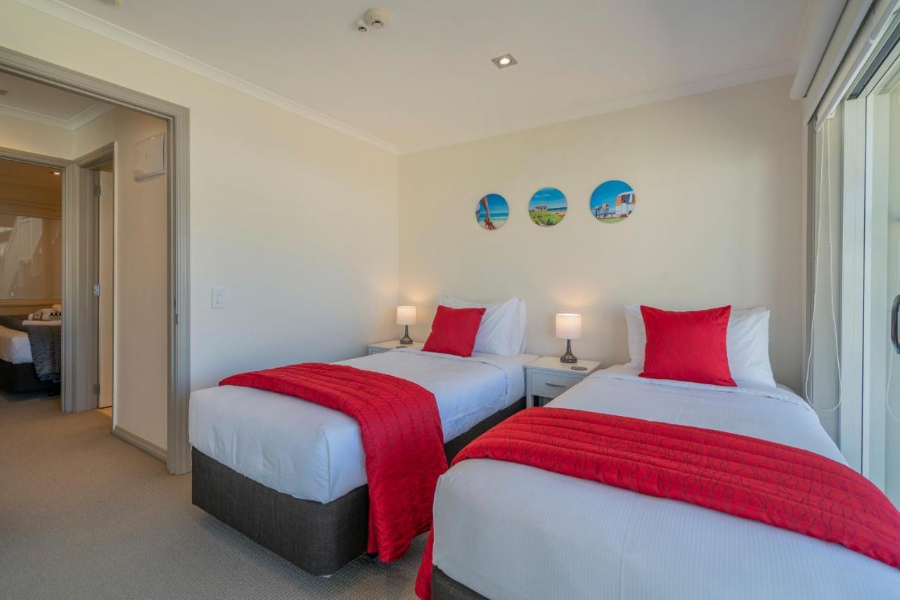 Crow'S Nest Apartments Whitianga Extérieur photo