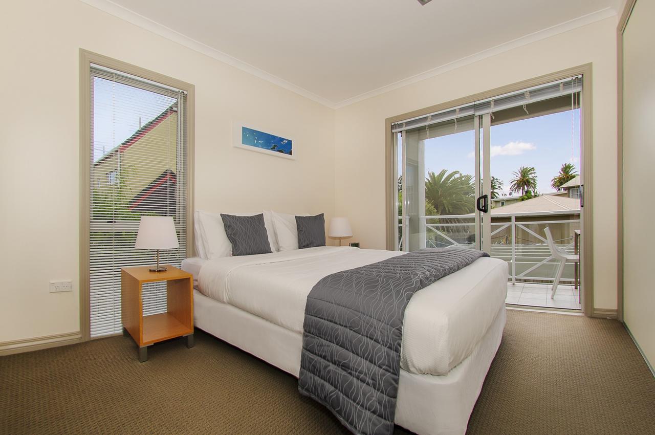 Crow'S Nest Apartments Whitianga Extérieur photo
