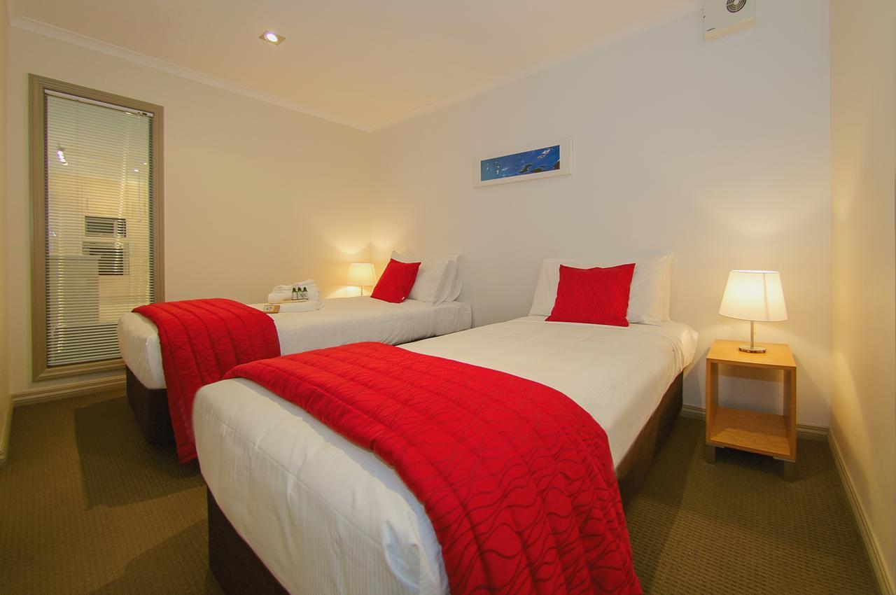 Crow'S Nest Apartments Whitianga Extérieur photo