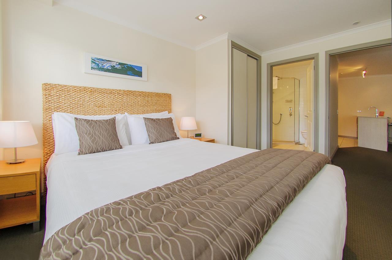 Crow'S Nest Apartments Whitianga Extérieur photo